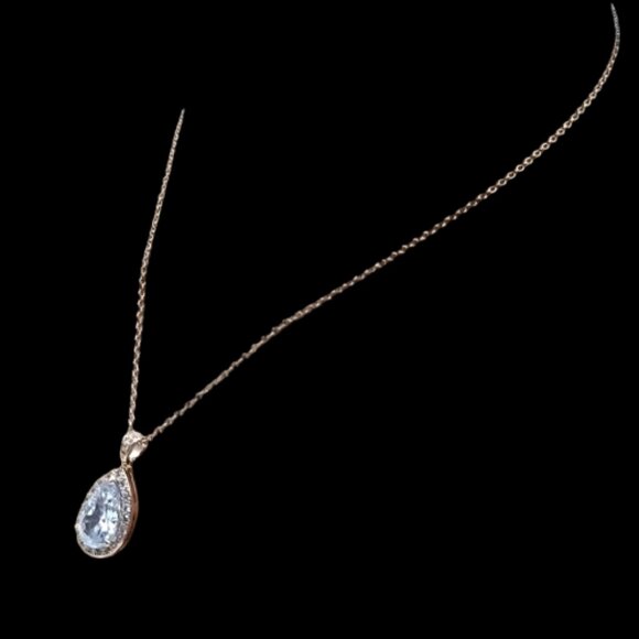 Dainty Rose Gold-toned Teardrop Pendant Necklace NWOT - Picture 5 of 16